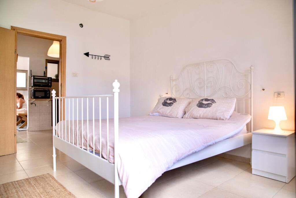 Homey Apartment Near The Beach Hadera Exterior photo